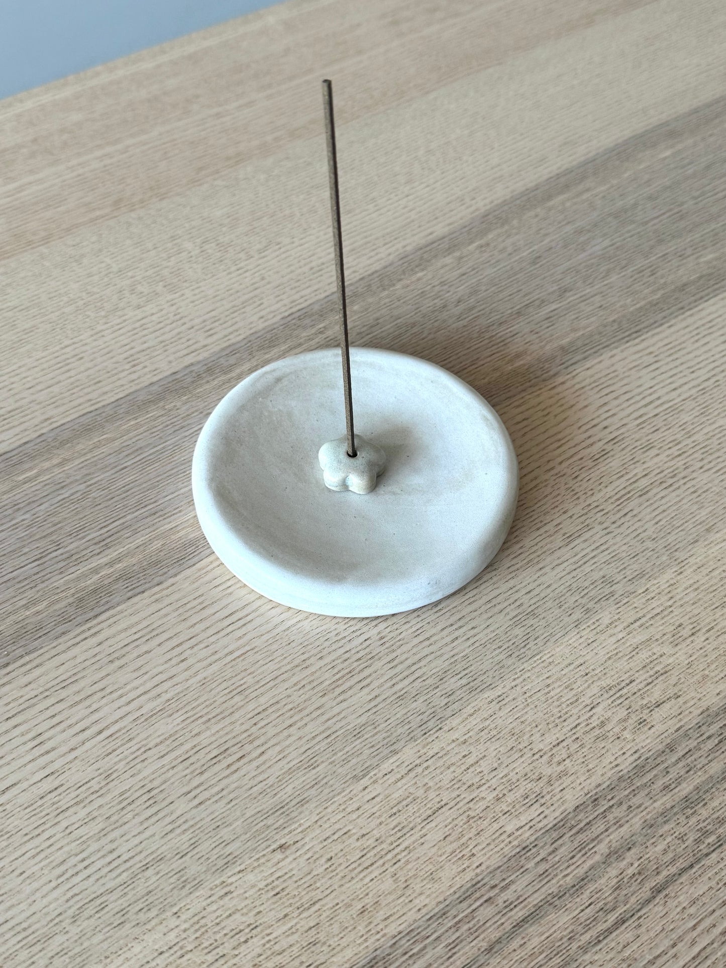 Round Elevated Incense Holder