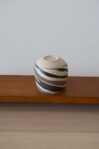 Swirl Circular Tumbler