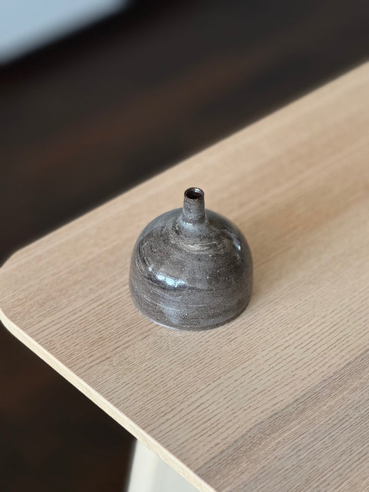 Dark Ikebana Vase